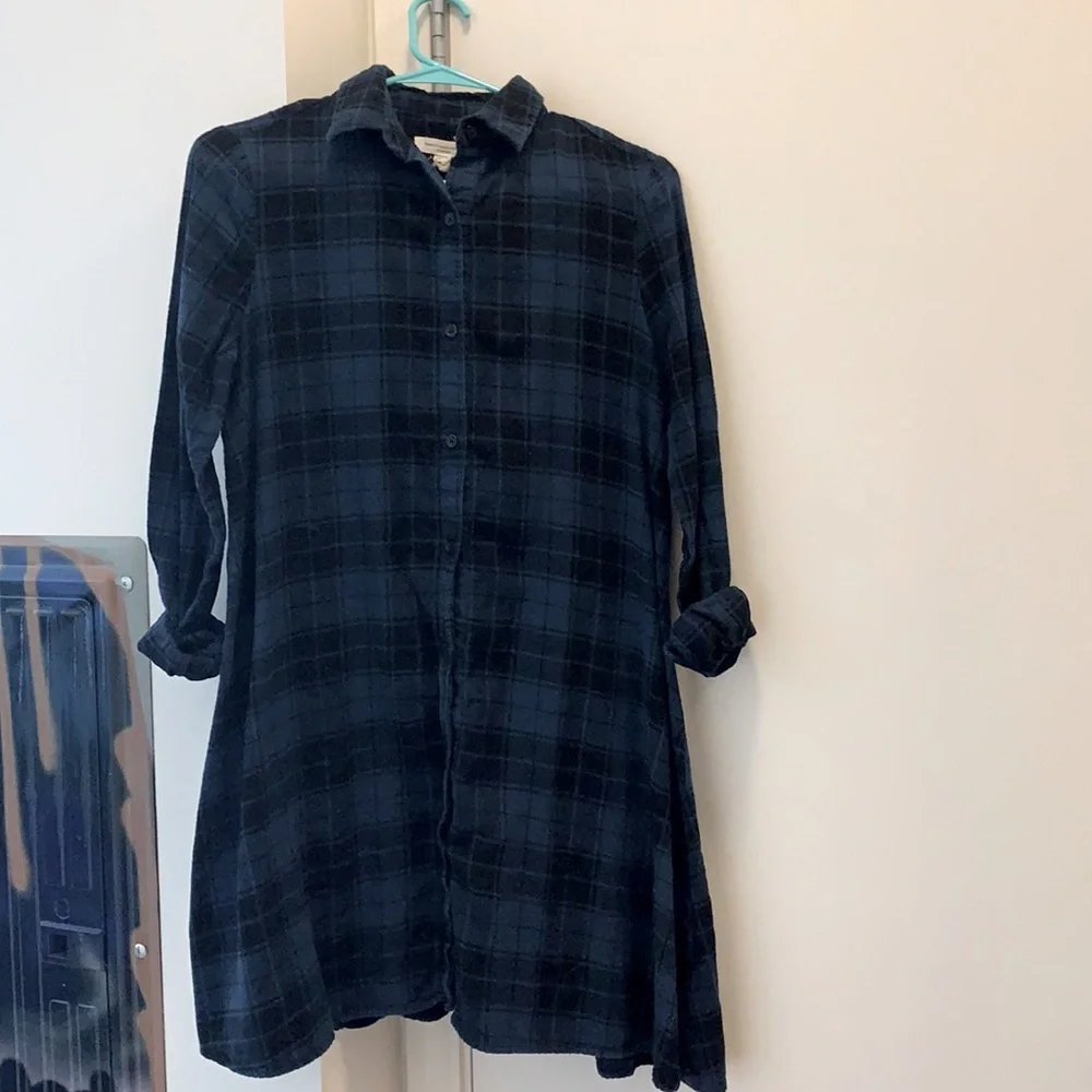Cozy winter ❄️ blue plaid shirt dress - pair with leggings and boots! 🥾 - Picture 1 of 2